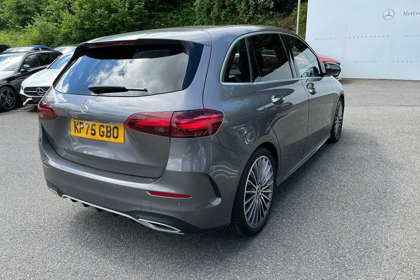 Mercedes-Benz B Class Hatchback Black #18