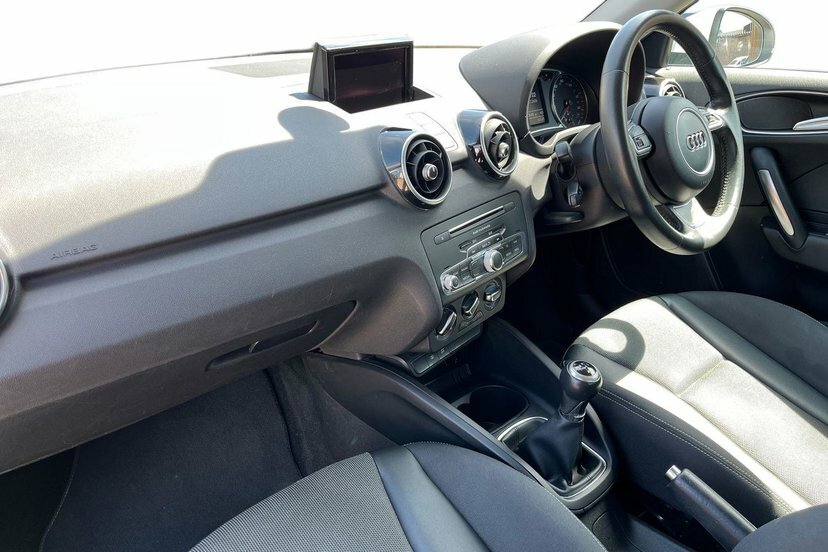 Audi A1 1.0 Tfsi Sport Sportback Nav EK18DRV White #2