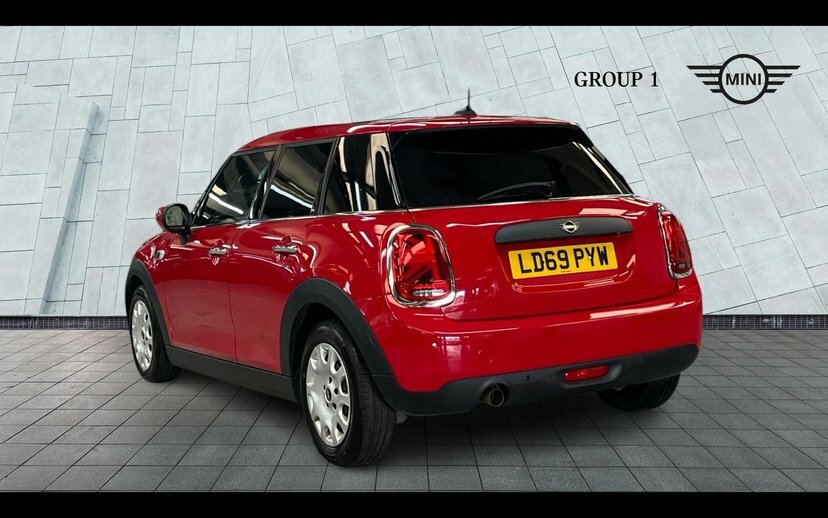 Mini Hatch 5-Door Hatch One Classic LD69PYW Red #2