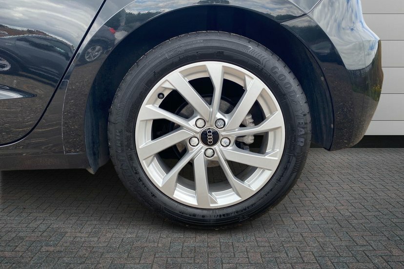 Audi A1 1.0 Tfsi 30 Sport Sportback 110 LM72VCN Black #5