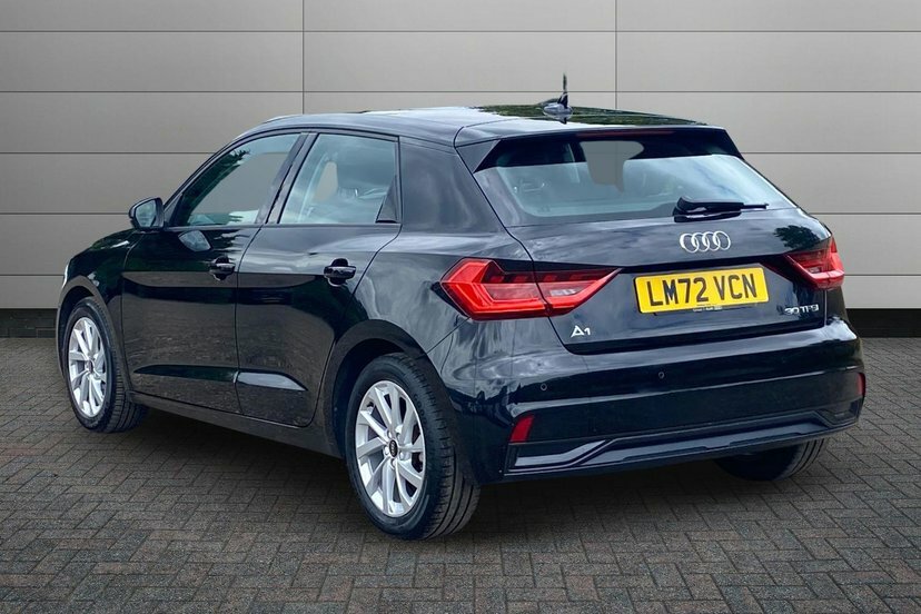 Audi A1 1.0 Tfsi 30 Sport Sportback 110 LM72VCN Black #3