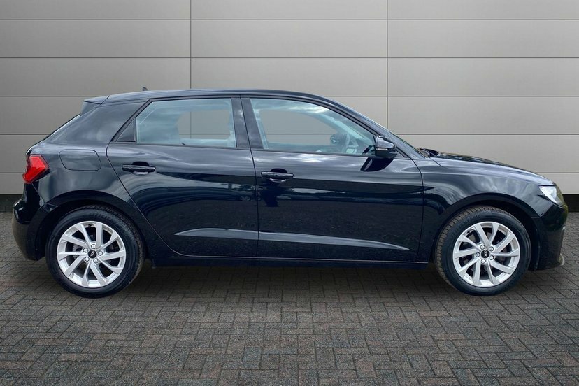 Audi A1 1.0 Tfsi 30 Sport Sportback 110 LM72VCN Black #4