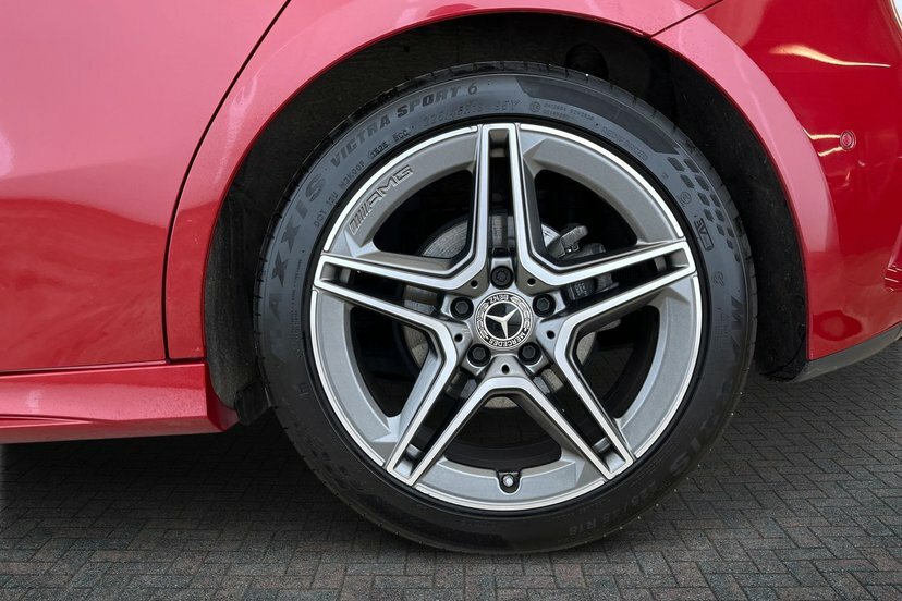 Mercedes-Benz A Class A180 Amg Line Executive AP23NNM Red #4