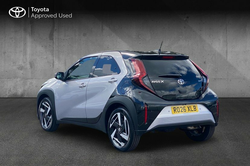 Toyota Aygo X 1.5H 49Kwh Design Hatchback Hybrid Cvt RO26XLB Silver #4
