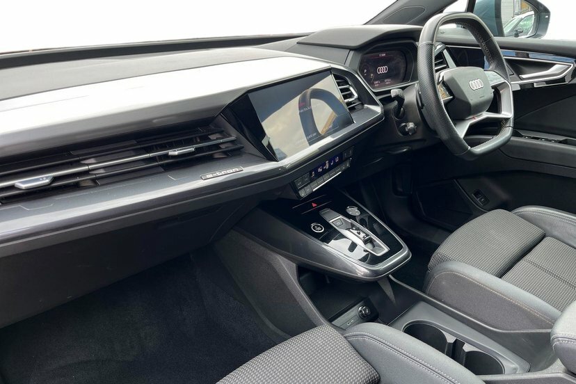 Audi Q4 E Tron 40 S Line Suv 82Kwh 204 Ps NL23OHZ Blue #2
