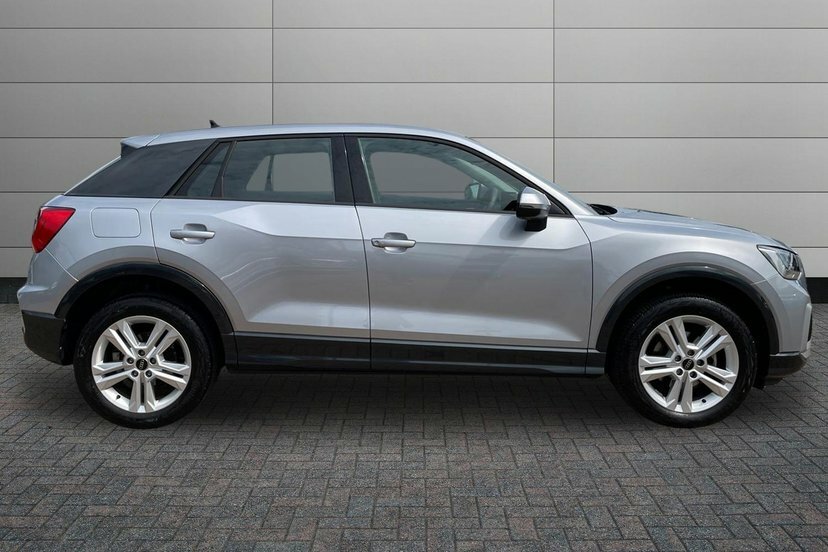 Audi Q2 1.5 Tfsi Cod 35 Sport Suv S Tronic 150 HD73AYX Silver #4