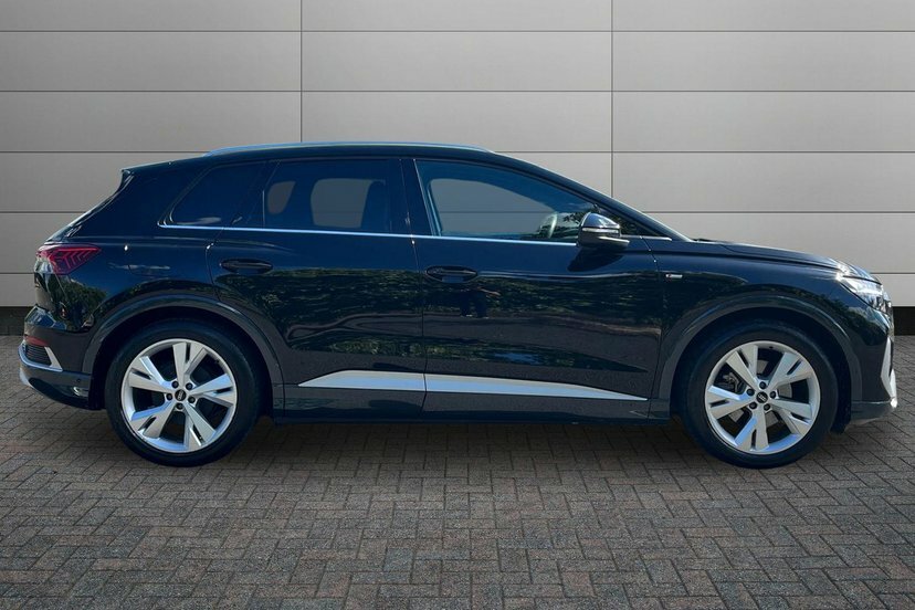 Audi Q4 E Tron 35 S Line Suv 55Kwh 170 Ps Black #4