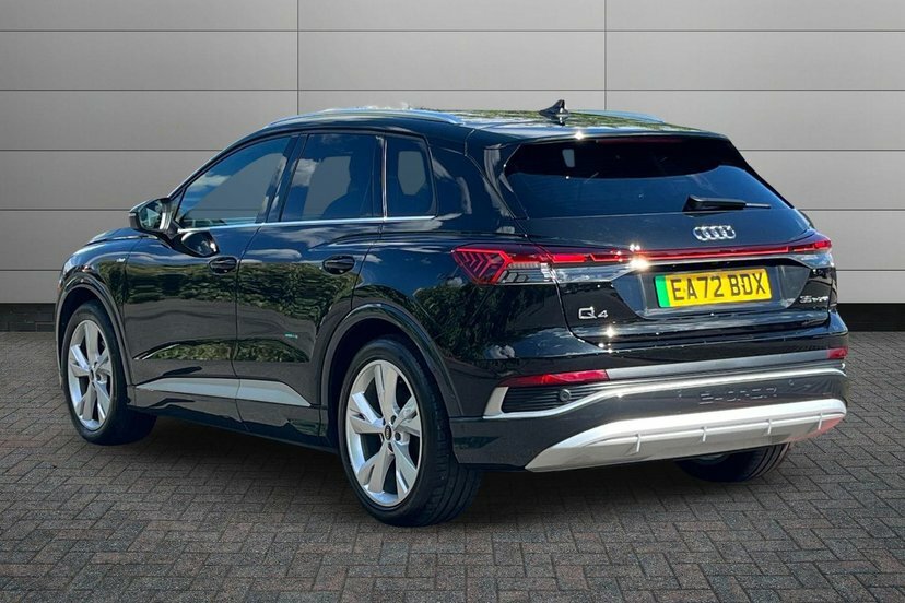 Audi Q4 E Tron 35 S Line Suv 55Kwh 170 Ps Black #3