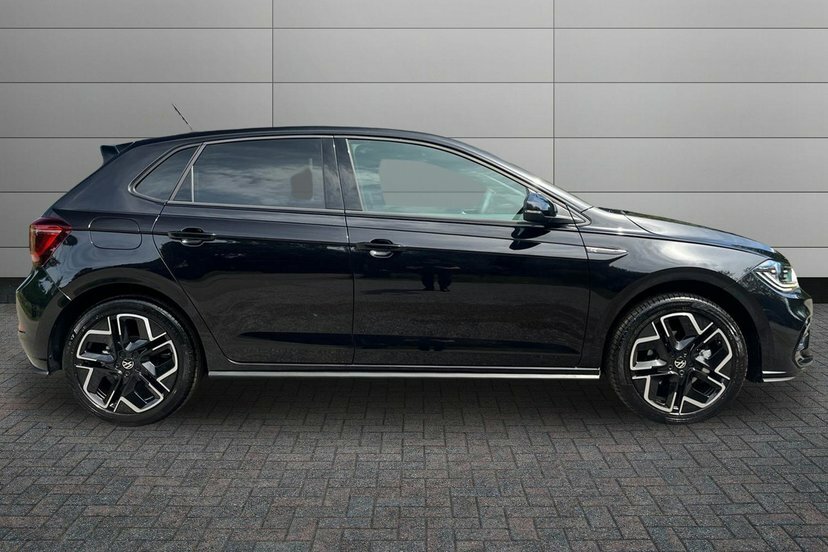 Volkswagen Polo 1.0 Tsi Black Edition Hatchback Dsg 11 GD26OLX Black #4
