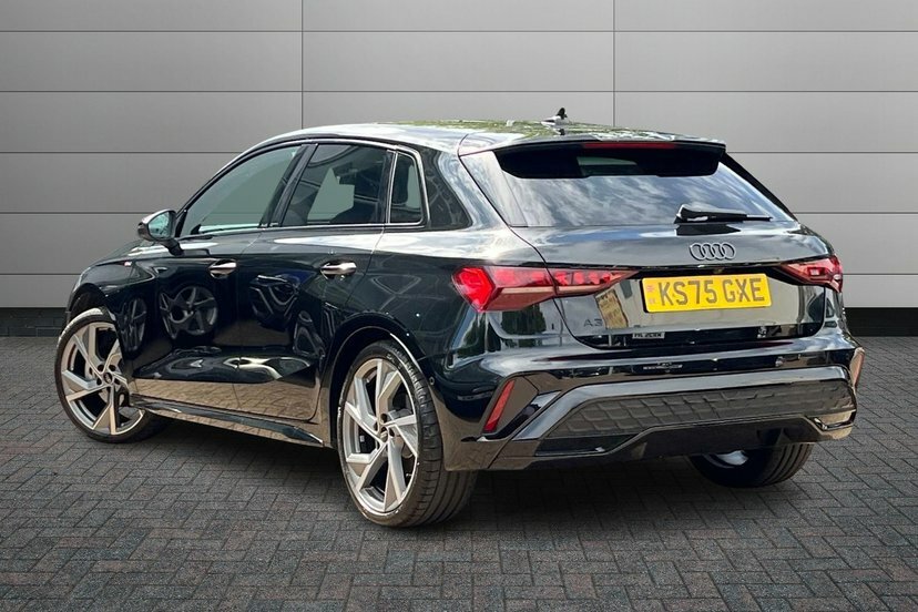 Audi A3 1.5 Tfsi Black Edition Sportback S Tron KS75GXE Black #3