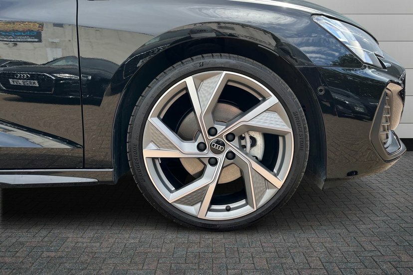 Audi A3 1.5 Tfsi Black Edition Sportback S Tron KS75GXE Black #5