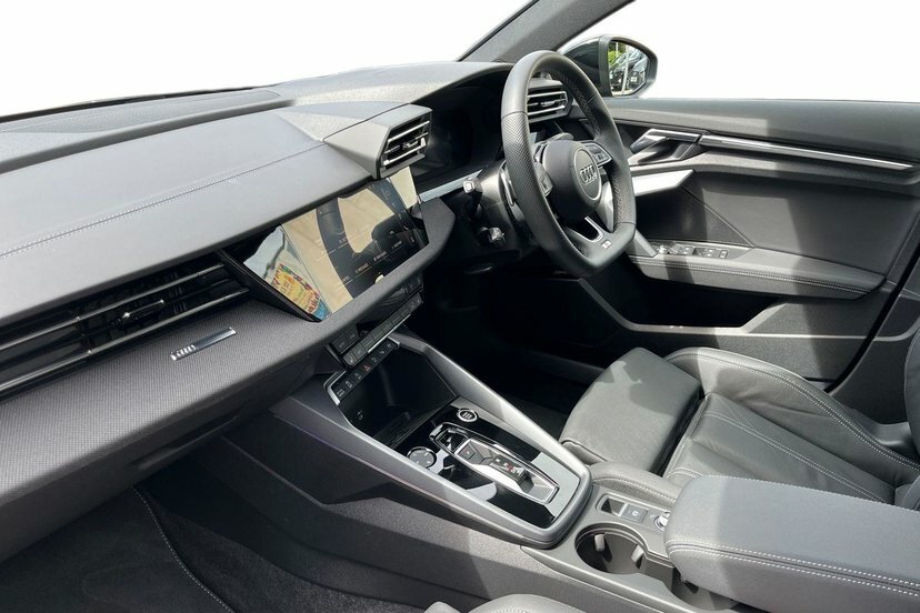 Audi A3 1.5 Tfsi Black Edition Sportback S Tron KS75GXE Black #2