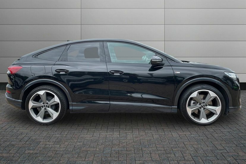 Audi Q4 E Tron 45 Black Edition Sportback 82Kwh LT24KJO Black #4