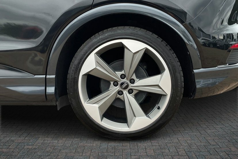 Audi Q4 E Tron 45 Black Edition Sportback 82Kwh LT24KJO Black #5