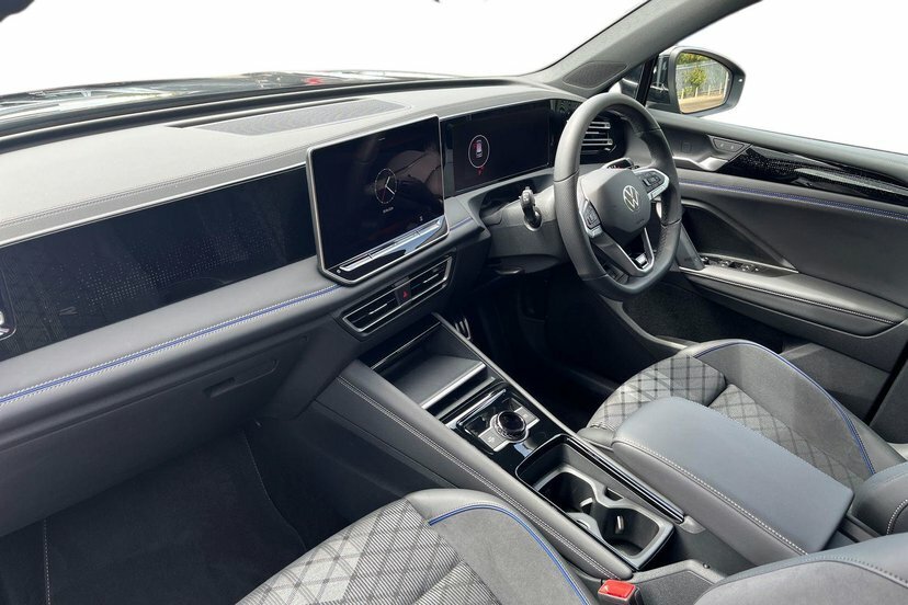 Volkswagen Tiguan 1.5 Tsi Ehybrid 19.7Kwh R-line Suv Plug AK26UJA Black #2