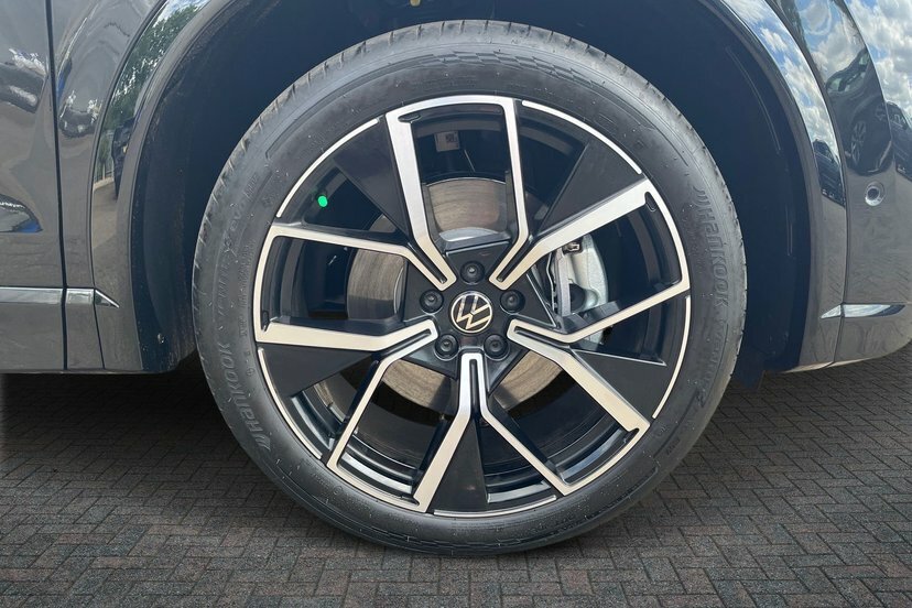 Volkswagen Tiguan 1.5 Tsi Ehybrid 19.7Kwh R-line Suv Plug AK26UJA Black #5