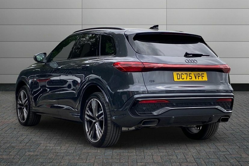 Audi Q5 2.0 E-hybrid 25.9Kwh Edition 1 Suv Plug DC75VPF Grey #3
