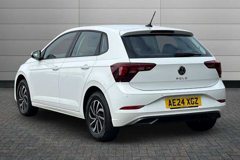 Volkswagen Polo 1.0 Tsi Life Hatchback 95 Ps AE24XGZ White #3