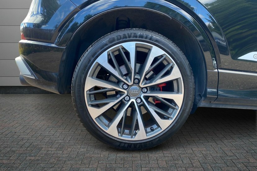 Audi SQ2 2.0 Tfsi Black Edition Suv S Tronic Qua Black #5