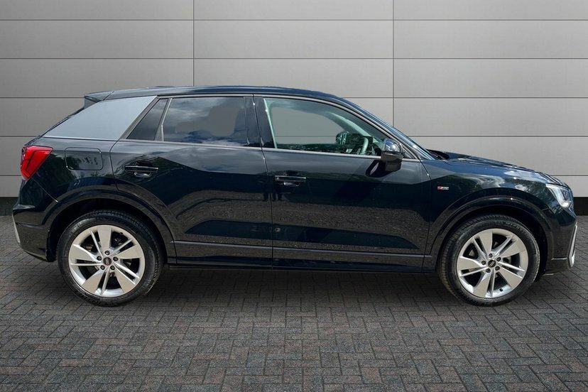 Audi Q2 1.5 Tfsi Cod 35 S Line Suv S Tronic Te Black #4