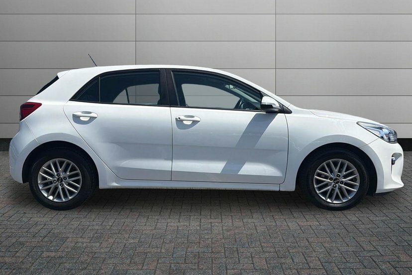 Kia RIO 1.25 2 Hatchback 83 Bhp LB18HJJ White #4