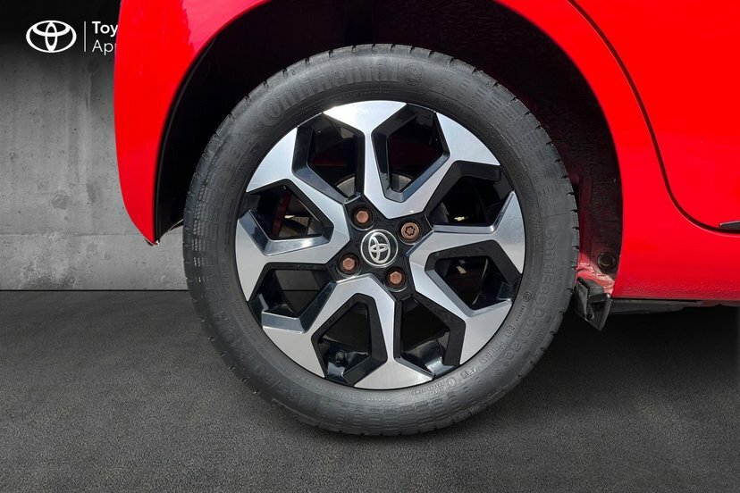 Toyota Aygo 1.0 Vvt-i X-trend Funroof X-shift 71 P DL68UDU Red #5