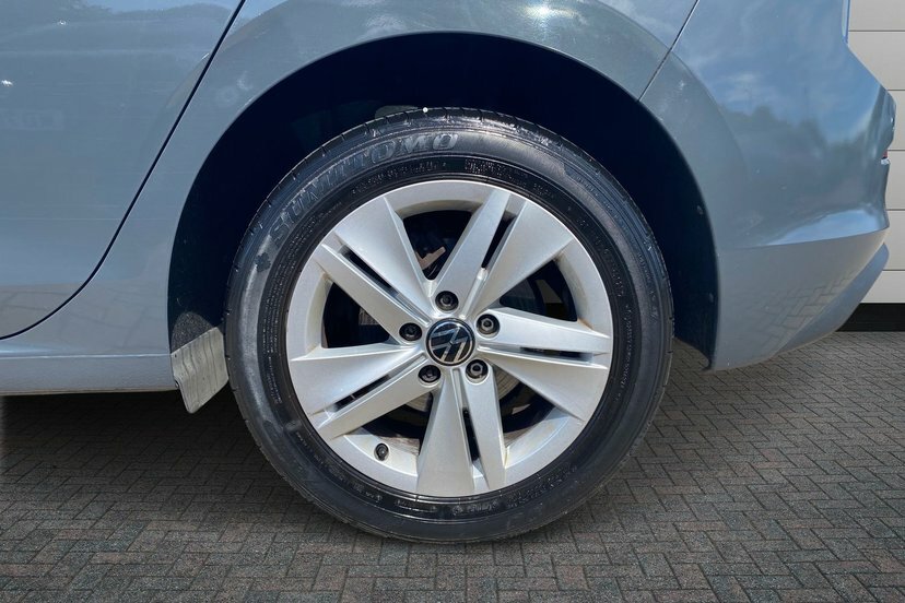 Volkswagen Golf 1.5 Tsi Life Hatchback 130 Ps WG70NSO Grey #5