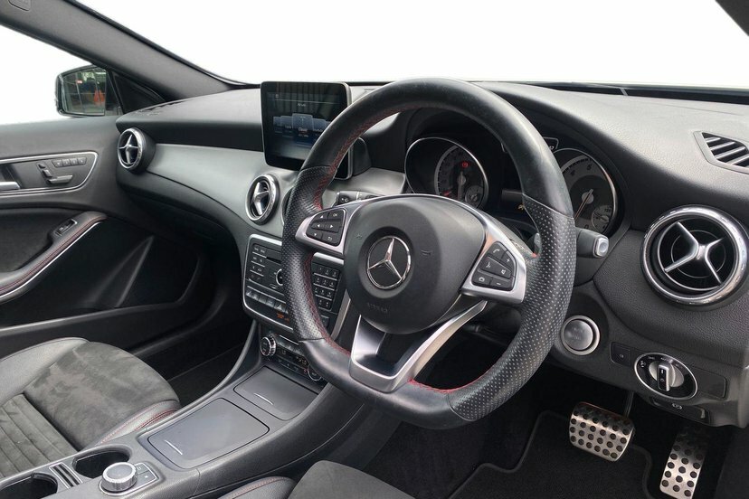 Mercedes-Benz GLA Class Gla250 Amg Line White #5