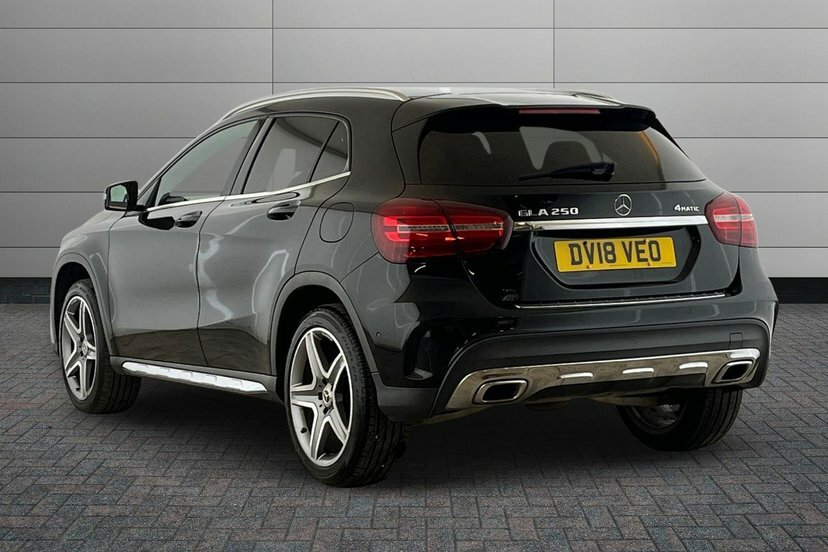 Mercedes-Benz GLA Class Gla 250 4Matic Amg Line Premium DV18VEO Black #2