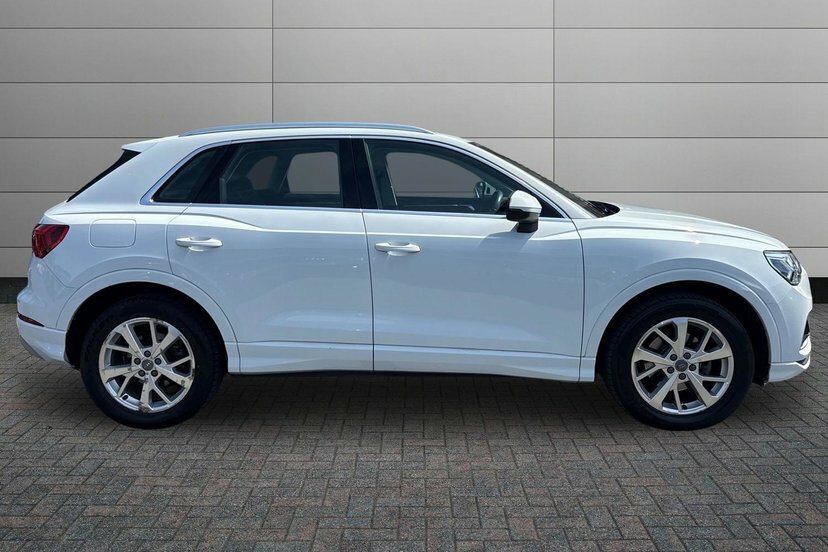 Audi Q3 1.5 Tfsi Cod 35 Sport Suv 150 P EA20BWF White #4