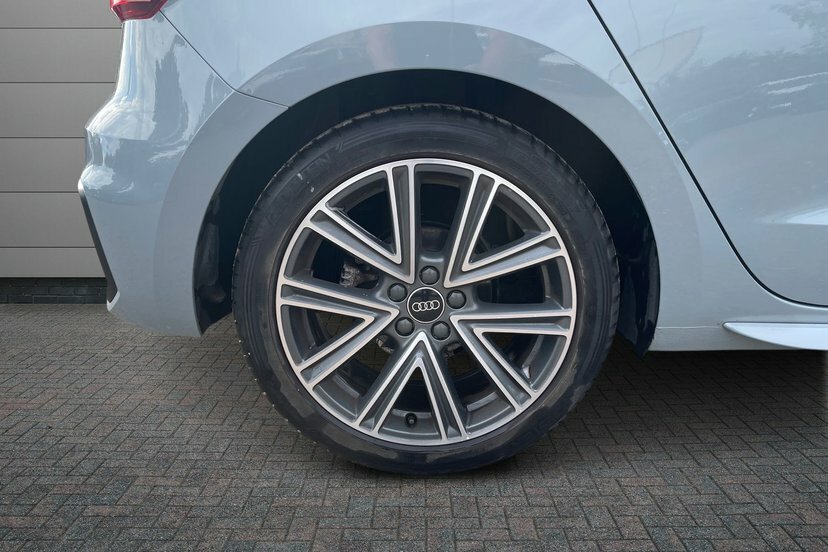 Audi A1 1.0 Tfsi 30 S Line Sportback S Tronic EA22PXT Grey #5