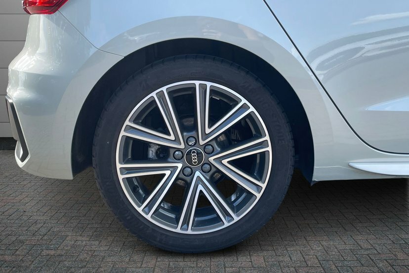 Audi A1 1.0 Tfsi 30 S Line Sportback 11 VX24PHY Silver #5