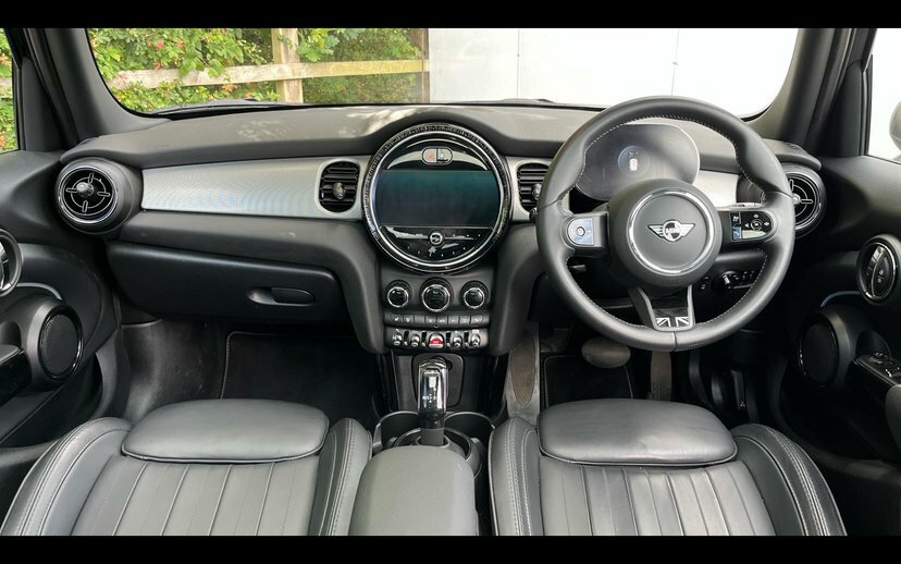 Mini Hatch 5-Door Hatch Cooper Exclusive GX24HBZ Black #4