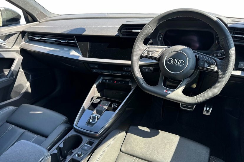 Audi A3 1.5 Tfsi 35 S Line Sportback S Tronic EF23FTO Black #6