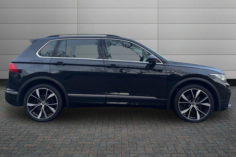 Volkswagen Tiguan 1.5 Tsi R-line Edition Suv Dsg 150 Ps LV73XGC Black #4