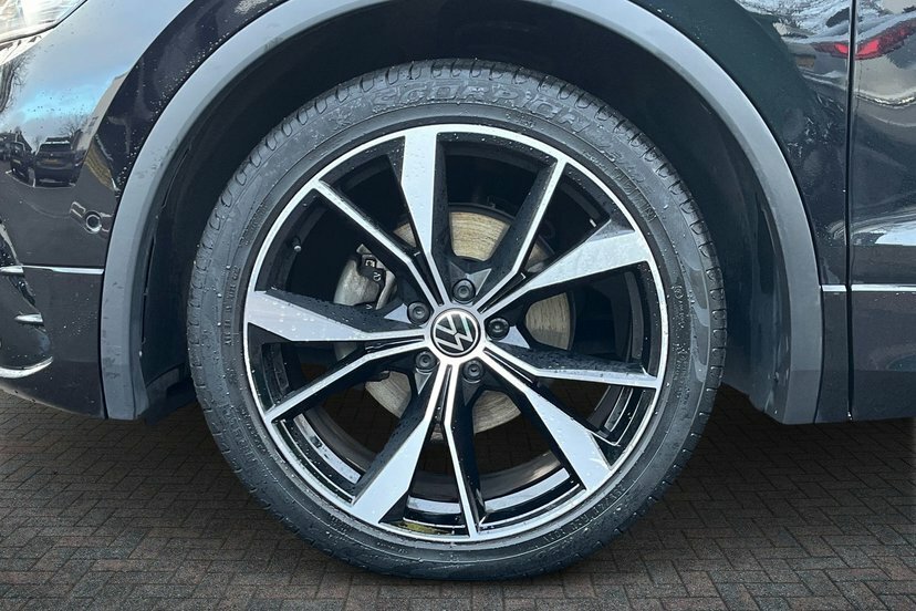 Volkswagen Tiguan 1.5 Tsi R-line Edition Suv Dsg 150 Ps LV73XGC Black #5