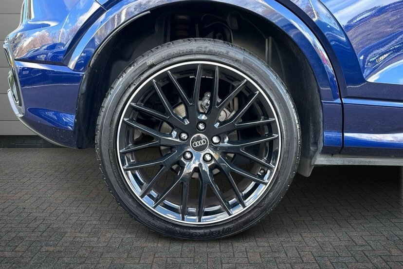 Audi Q2 1.5 Tfsi Cod 35 Black Edition Suv S Tro EJ73DXB Blue #5