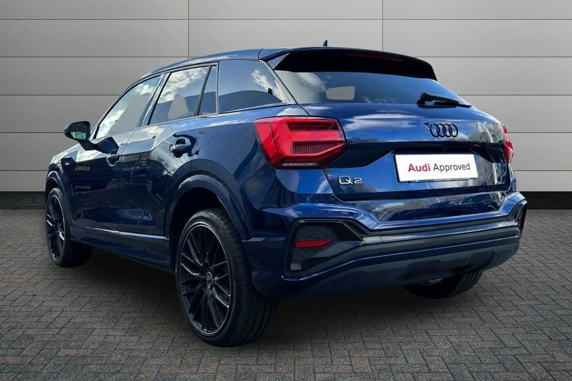 Audi Q2 1.5 Tfsi Cod 35 Black Edition Suv S Tro EJ73DXB Blue #3