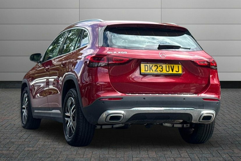 Mercedes-Benz GLA Class 1.3 Gla200h Mhev Sport Executive Suv Red #2