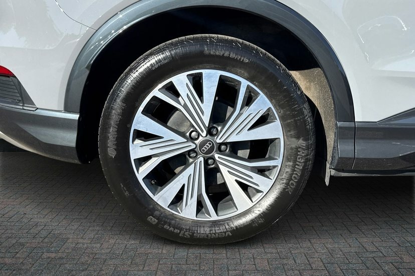 Audi Q4 E Tron 45 Sport Suv 82Kwh 286 Ps EK74DKO Grey #5