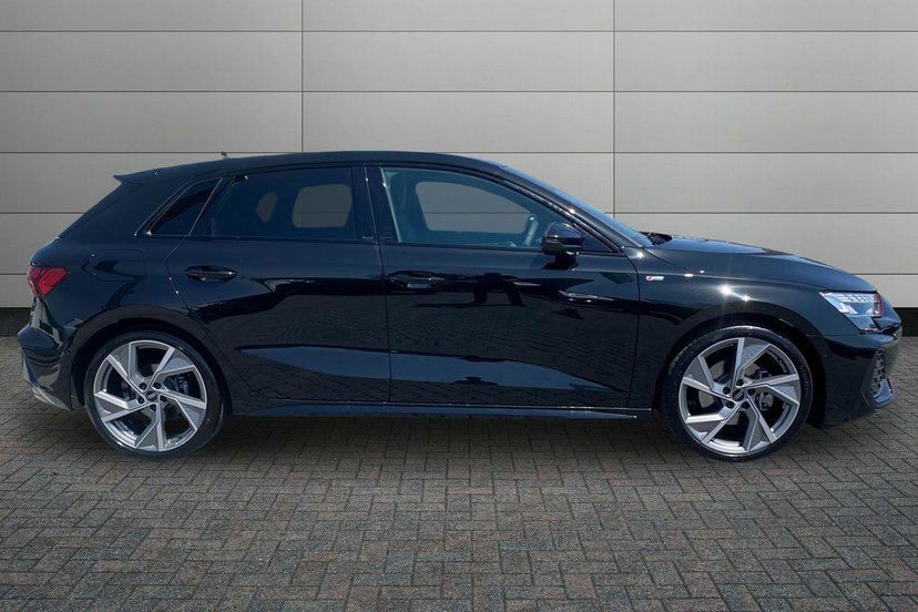 Audi A3 1.5 Tfsi Black Edition Sportback S Tron KP75VBE Black #4