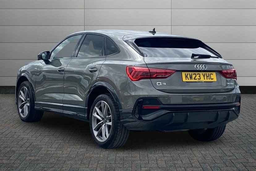 Audi Q3 2.0 Tdi 35 Black Edition Sportback S Tr KW23YHC Grey #3