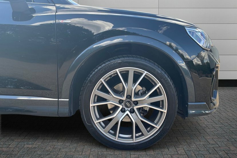 Audi Q3 1.5 Tfsi Cod 35 Black Edition Sportback MV75LMF Black #5