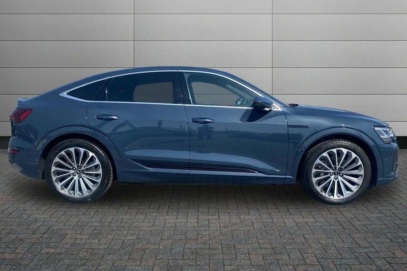 Audi Q8 e tron 55 S Line Sportback Quattro 114K Blue #4