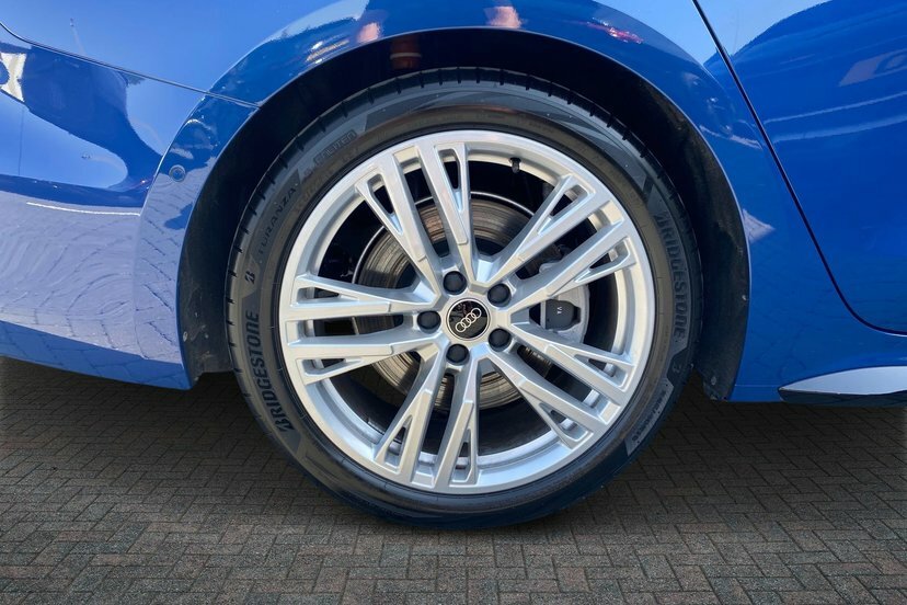 Audi A5 2.0 E-hybrid 25.9Kwh S Line Estate Plug Blue #5