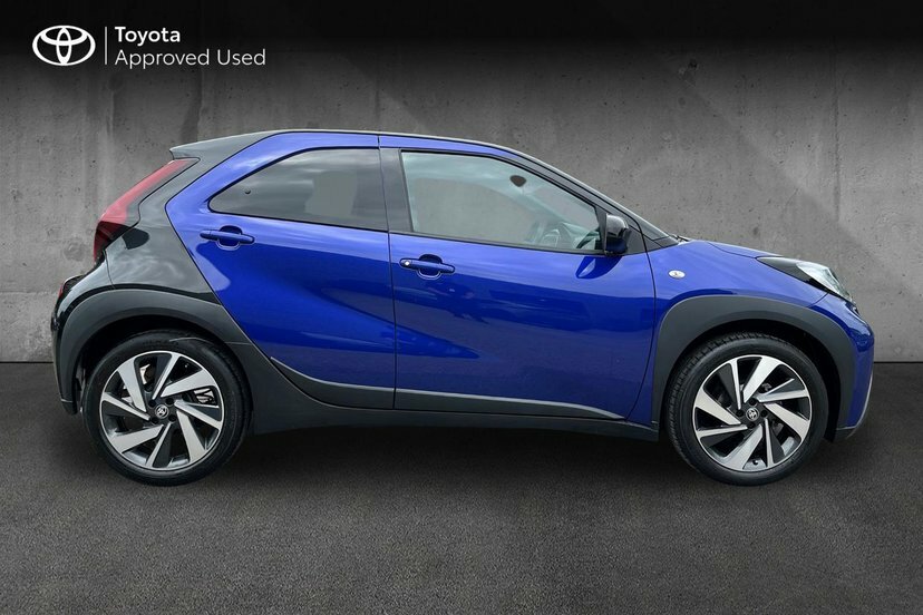 Toyota Aygo X 1.0 Vvt-i Edge Hatchback X-shift 72 Ps Blue #4