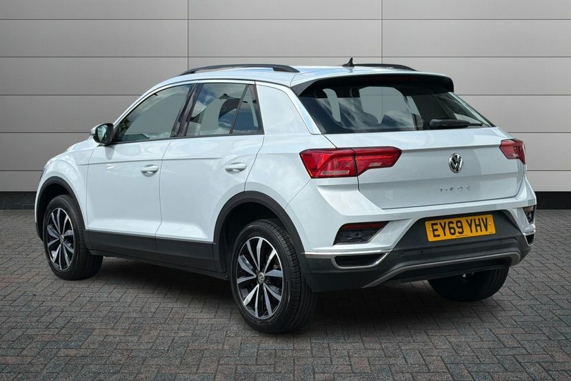 Volkswagen T-Roc 1.5 Tsi Gpf Evo Se Suv Dsg 150 Ps EY69YHV White #3