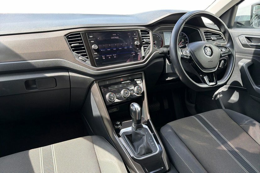 Volkswagen T-Roc 1.5 Tsi Gpf Evo Se Suv Dsg 150 Ps EY69YHV White #2