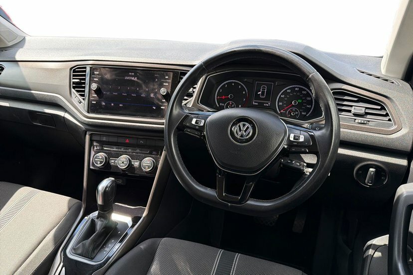 Volkswagen T-Roc 1.5 Tsi Gpf Evo Se Suv Dsg 150 Ps EY69YHV White #6