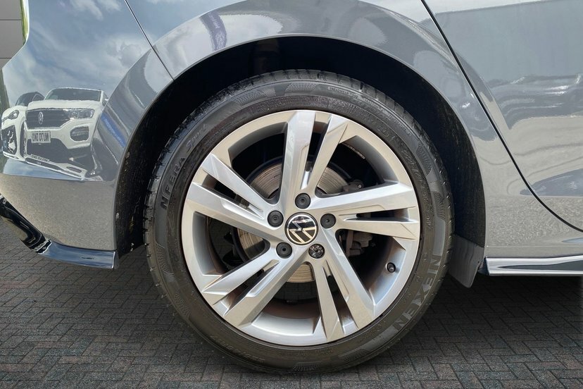 Volkswagen Golf 1.5 Tsi R-line Hatchback 150 Ps MJ24XLS Grey #5